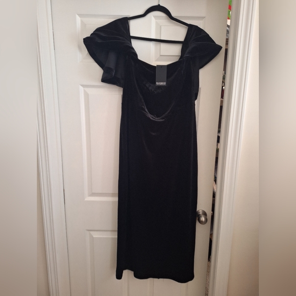New-ELOQUII Black off the shoulder drape sleeve velvet plus dress! Sz18-NWT. - Picture 3 of 3